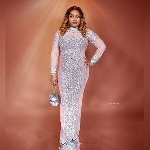 Stunning luxury long-sleeve gown  Rhinestone Split Maxi Dress!